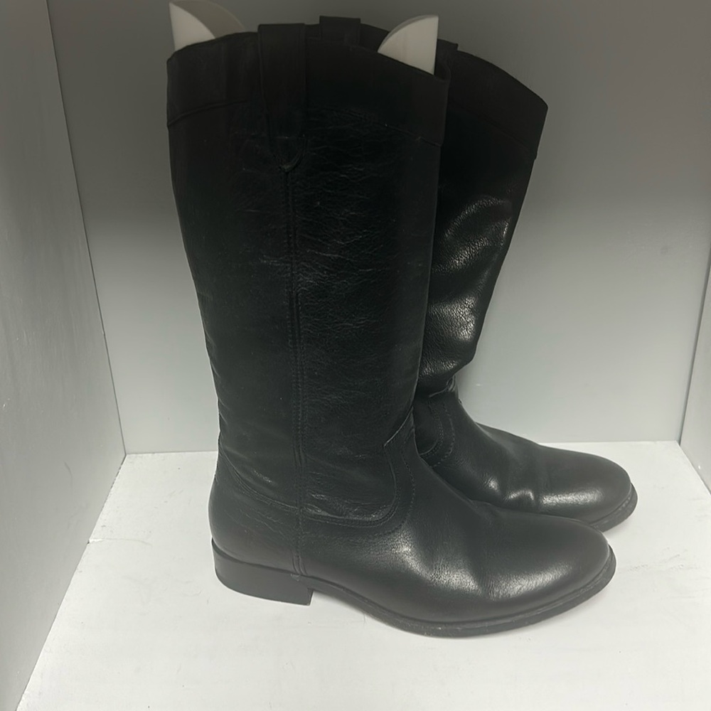 Frye black boot mid calve. Excellent condition. Size 7.